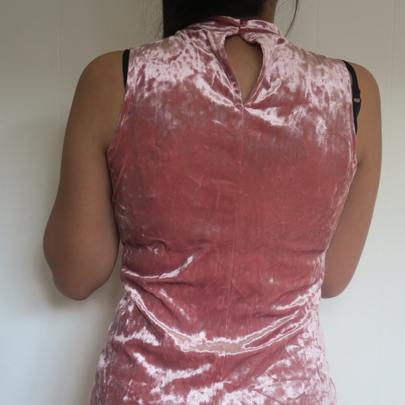 Pink velvet dress - Picture 3 of 6